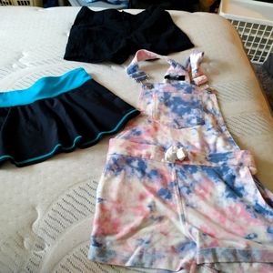 Girl's clothing bundle